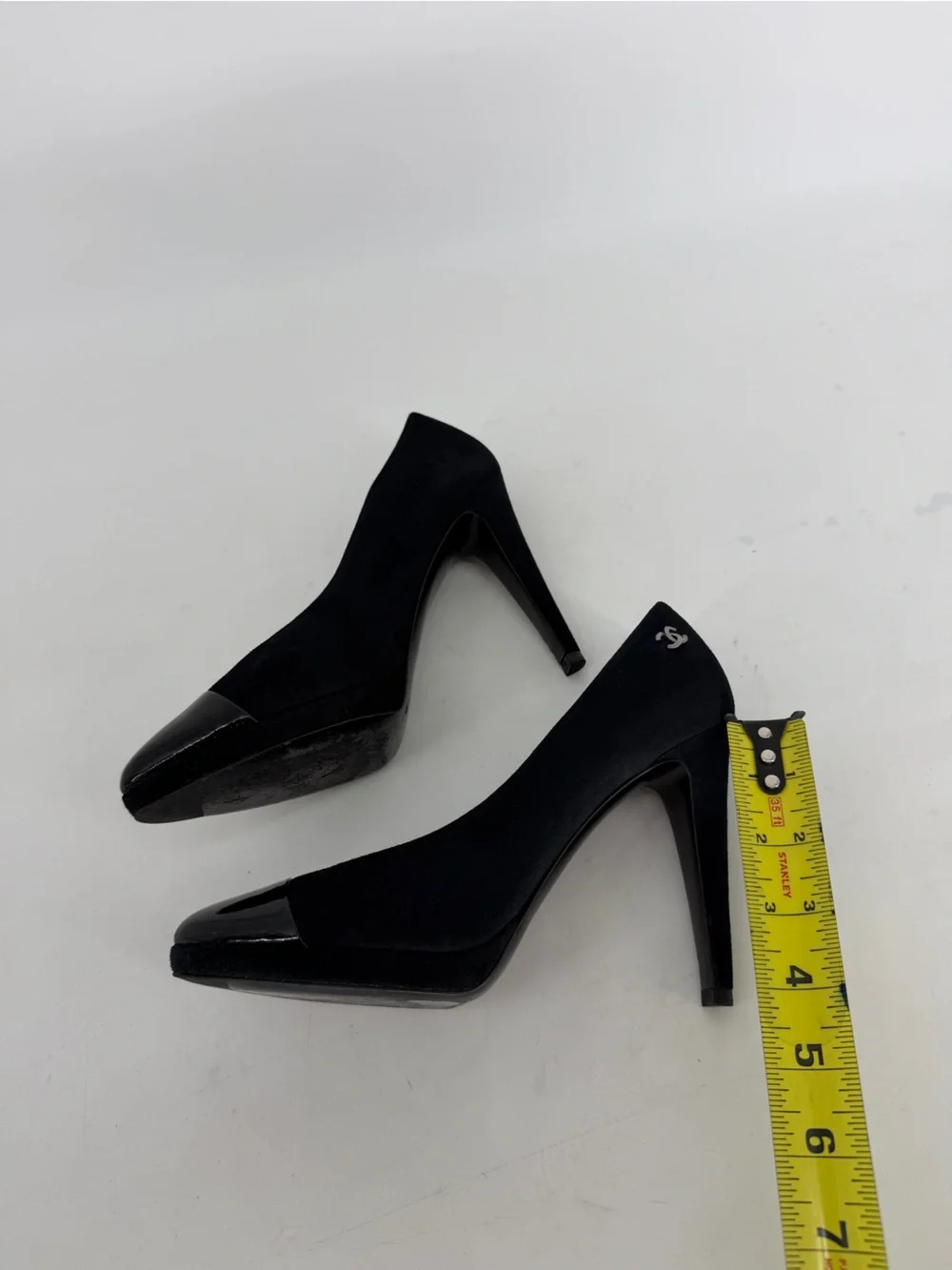 Authentic Chanel Interlocking CC Logo Black Suede Patent Cap Toe Pumps Size 38.5